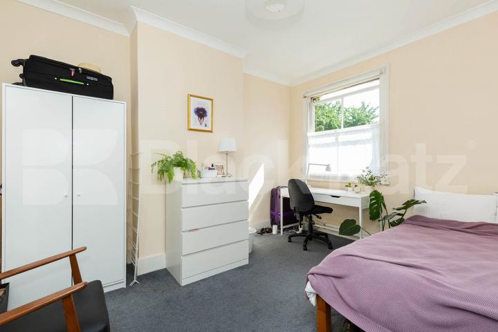 6 bedroom house with 2 reception rooms and a garden Burgoyne Road, Harringay - Hornsey